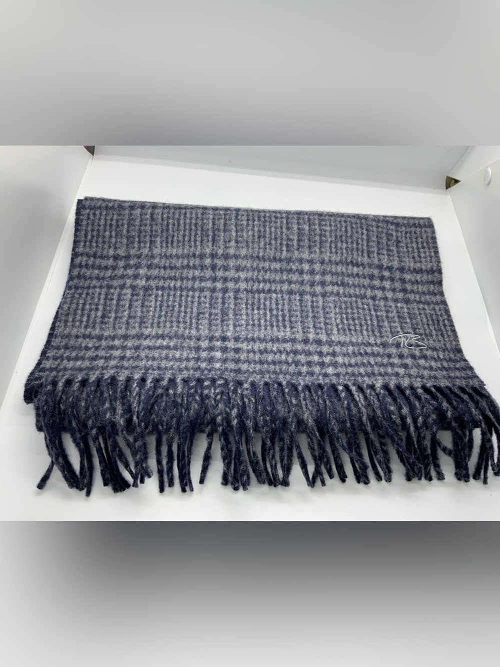 Robert Barakett Gray Plaid Men's Scarf